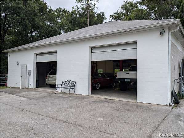 2.55 Acres of Land with Home for Sale in Hernando, Florida