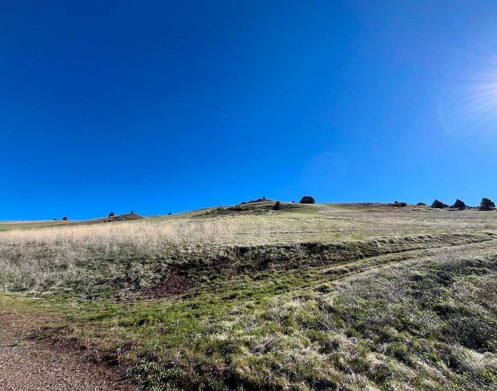 5.1 Acres of Residential Land for Sale in Hornbrook, California