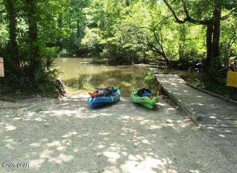 10.5 Acres of Land with Home for Sale in Kinard, Florida