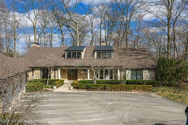 1.72 Acres of Land with Home for Sale in Bloomfield Hills, Michigan