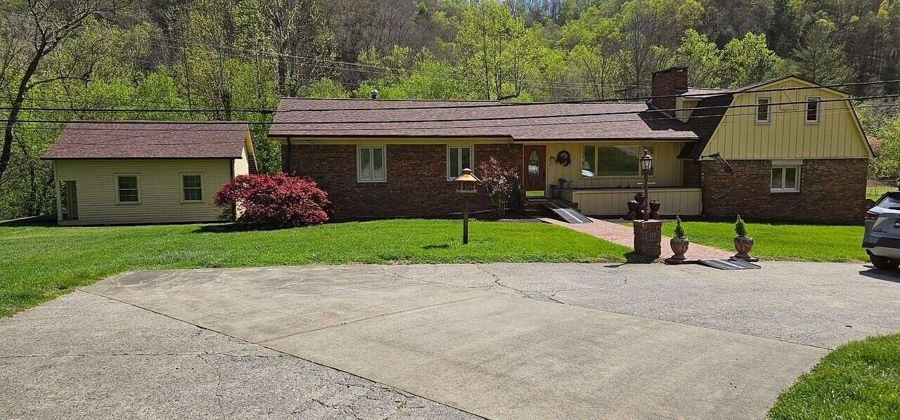 2 Acres of Land with Home for Sale in Prestonsburg, Kentucky