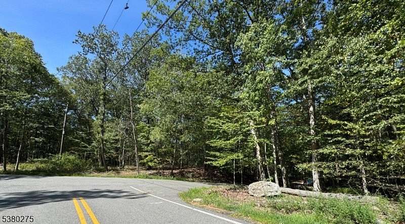 0.5 Acres of Residential Land for Sale in Hopatcong, New Jersey