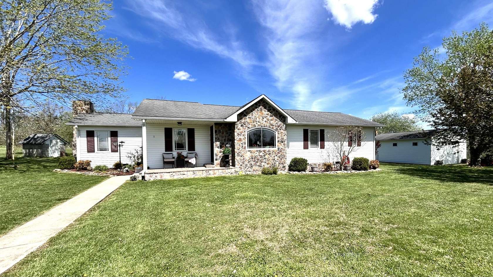 8.3 Acres of Land with Home for Sale in London, Kentucky
