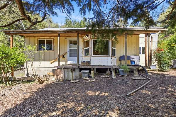 9.34 Acres of Land with Home for Sale in Lebanon, Oregon