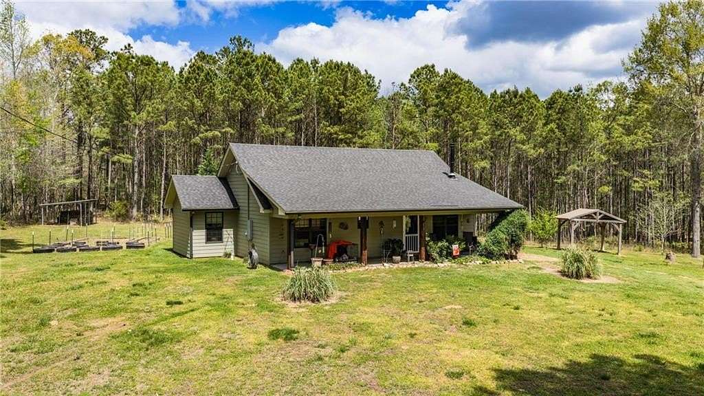 26 Acres of Land with Home for Sale in Alexander City, Alabama
