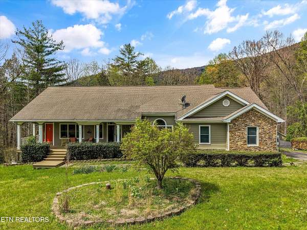 15 Acres of Recreational Land with Home for Sale in Tallassee, Tennessee