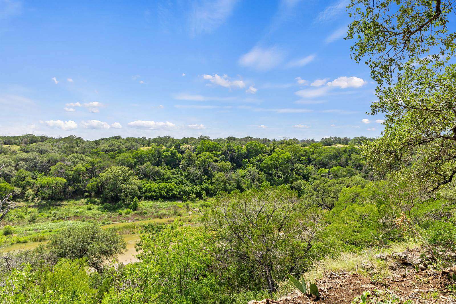 10 Acres of Land for Sale in Spicewood, Texas