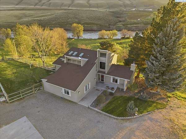 2.1 Acres of Land with Home for Sale in Benton City, Washington