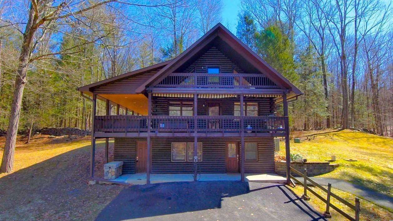 10.4 Acres of Land with Home for Sale in Hannacroix, New York