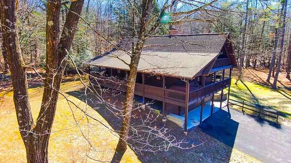 10.4 Acres of Land with Home for Sale in Hannacroix, New York