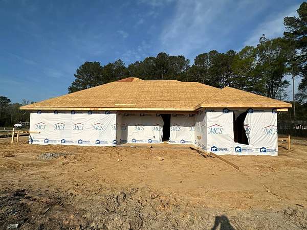 2.5 Acres of Land with Home for Sale in Laurel, Mississippi