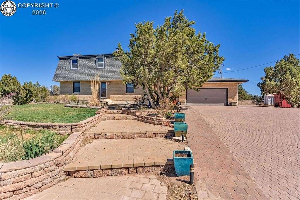 9 Acres of Land with Home for Sale in Penrose, Colorado