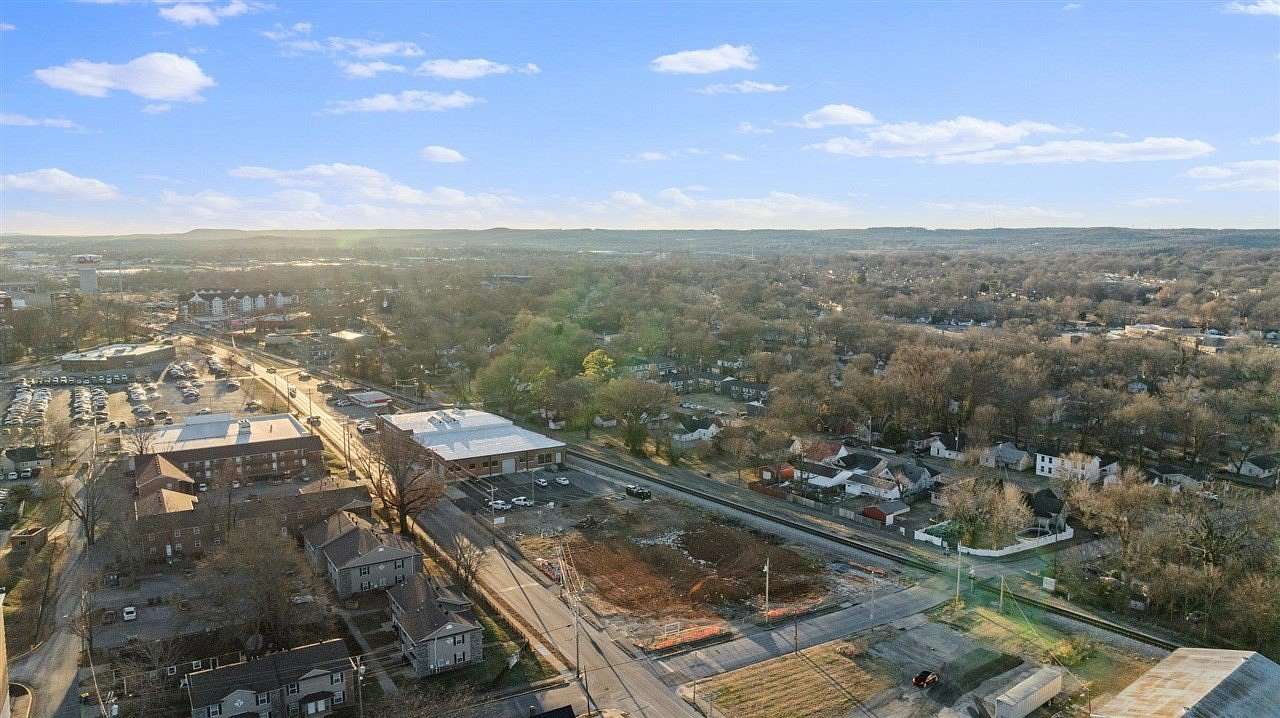 0.76 Acres of Mixed-Use Land for Sale in Bowling Green, Kentucky