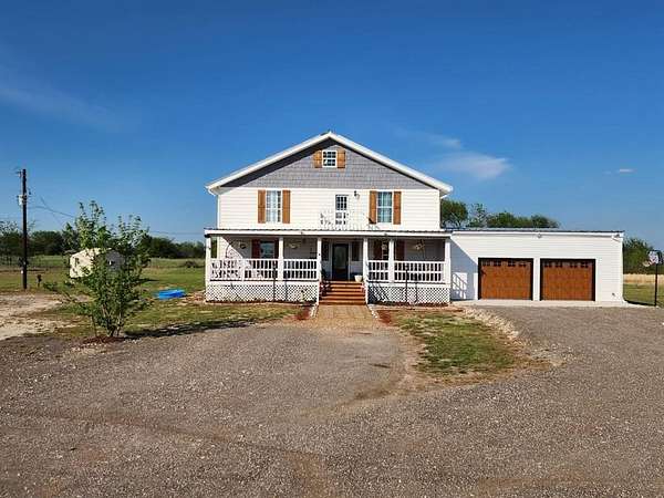 26.1 Acres of Land with Home for Sale in Lone Oak, Texas