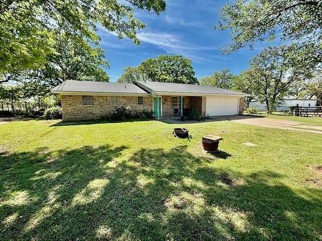 10 Acres of Land with Home for Lease in Stephenville, Texas