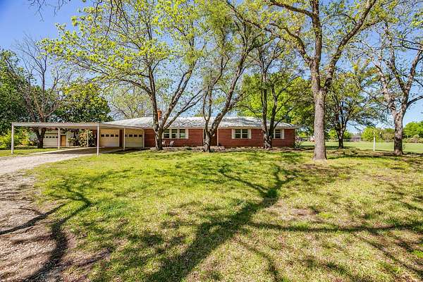 8 Acres of Land with Home for Sale in Granbury, Texas