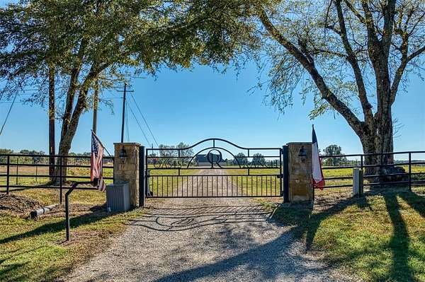 28.4 Acres of Agricultural Land with Home for Sale in Emory, Texas
