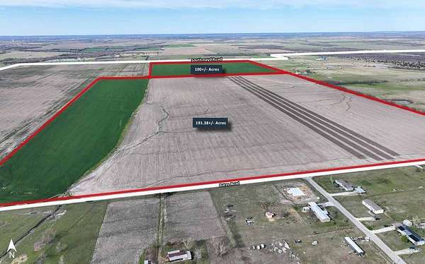 291 Acres of Agricultural Land for Sale in Collinsville, Texas
