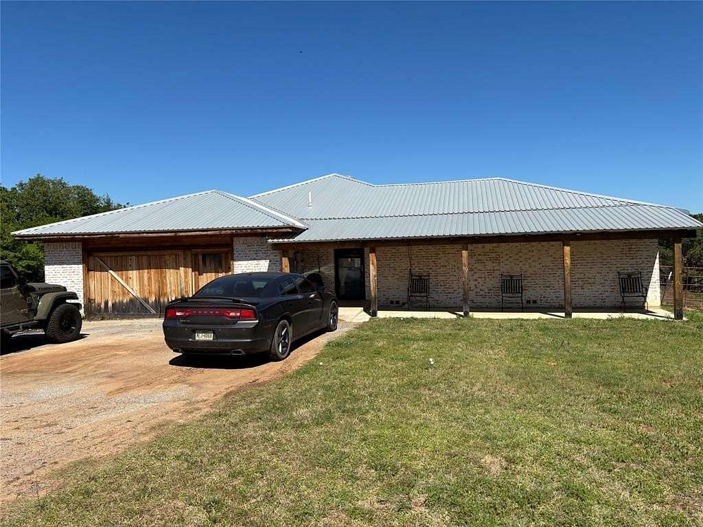 6 Acres of Land with Home for Sale in Fort Worth, Texas