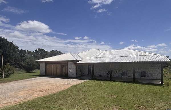 6 Acres of Land with Home for Sale in Fort Worth, Texas