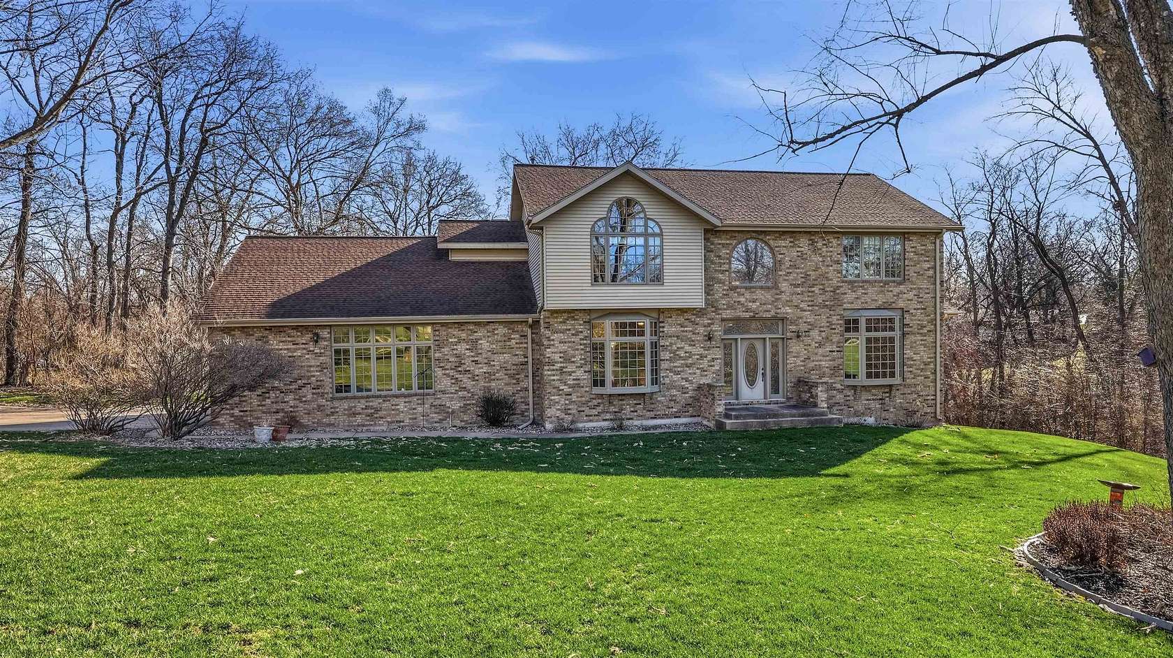 2.48 Acres of Land with Home for Sale in Dubuque, Iowa