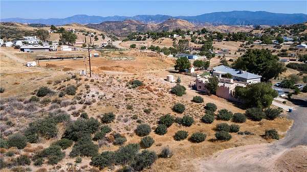 4 Acres of Land for Sale in Agua Dulce, California