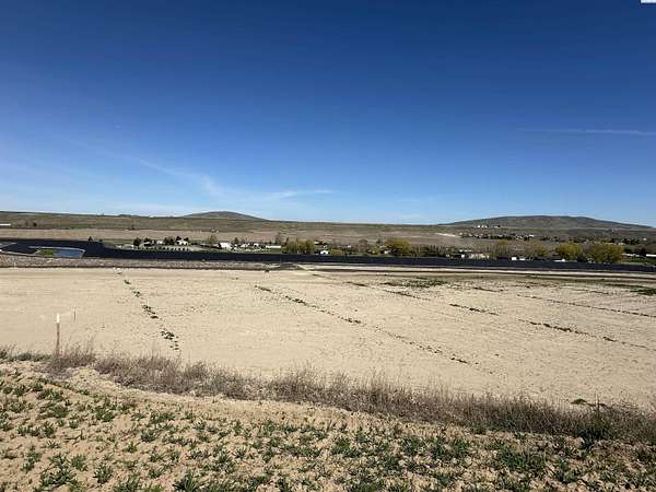 5 Acres of Residential Land for Sale in Benton City, Washington
