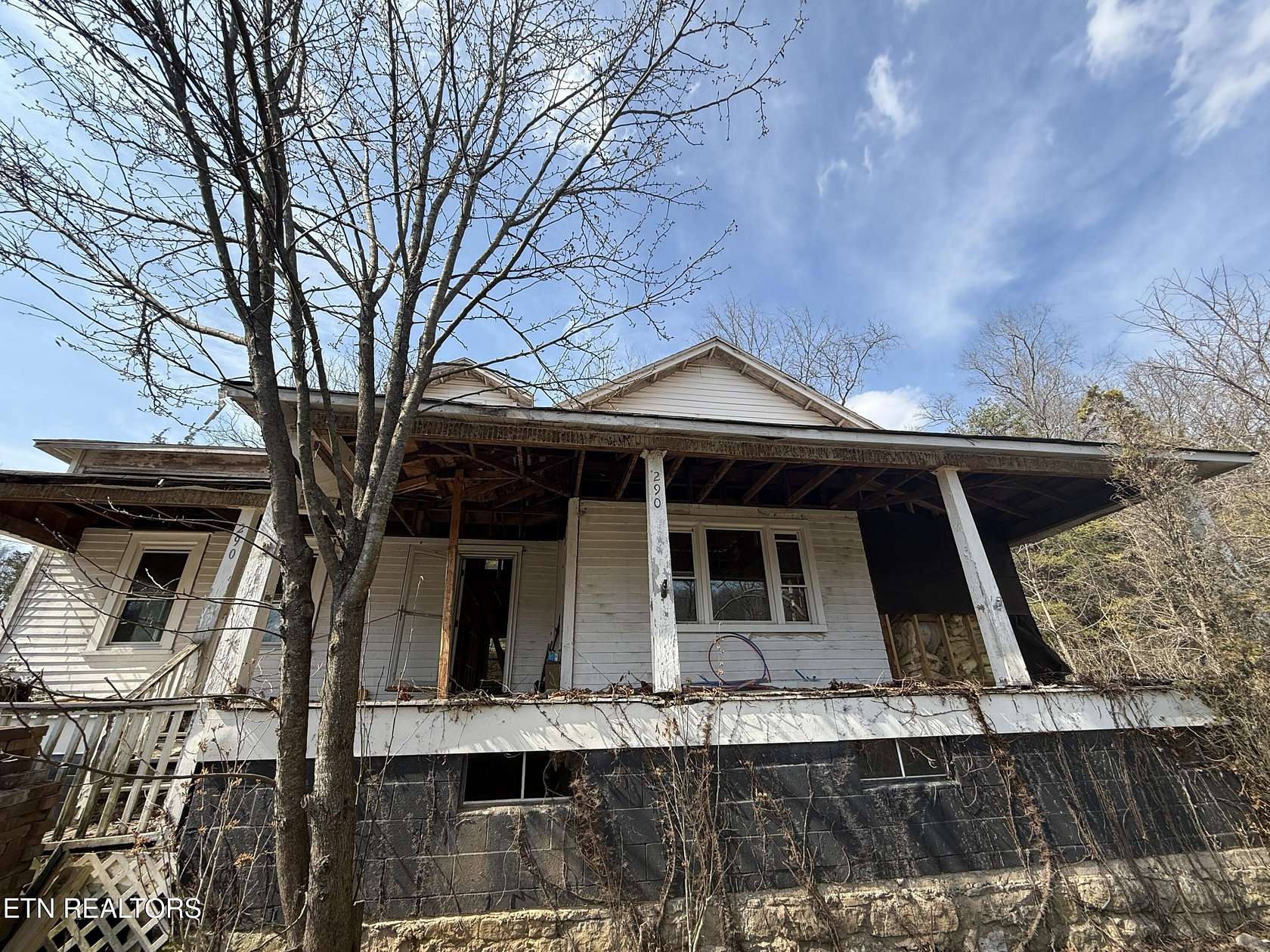 14 Acres of Land with Home for Sale in New Tazewell, Tennessee