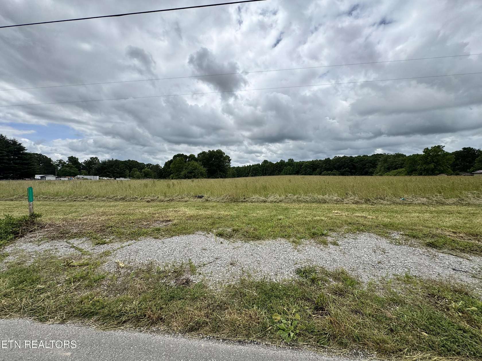 14.5 Acres of Land for Sale in Deer Lodge, Tennessee