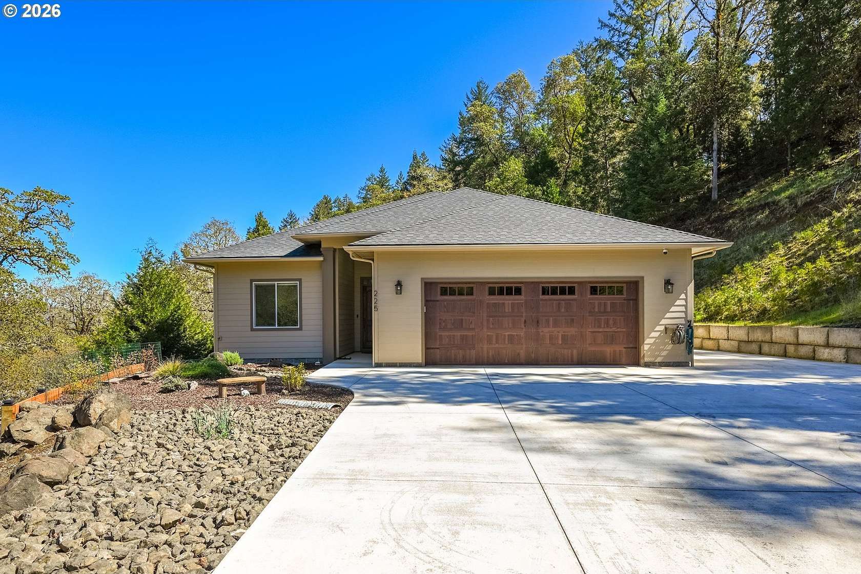 2.54 Acres of Land with Home for Sale in Roseburg, Oregon