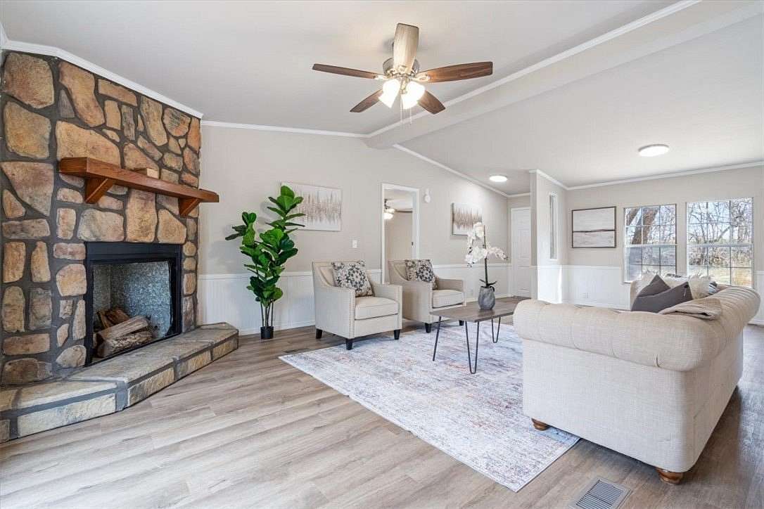 2.36 Acres of Land with Home for Sale in Pea Ridge, Arkansas