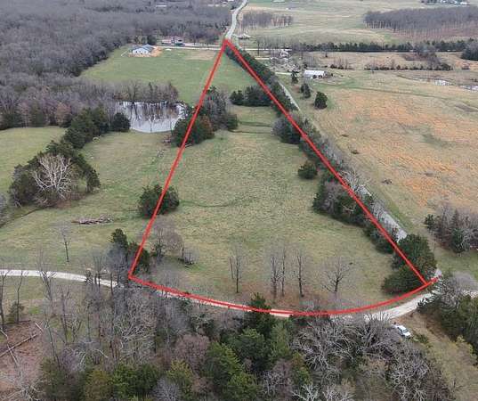 8 Acres of Residential Land for Sale in Harrison, Arkansas