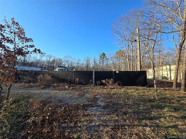 0.17 Acres of Commercial Land for Sale in Manorville, New York