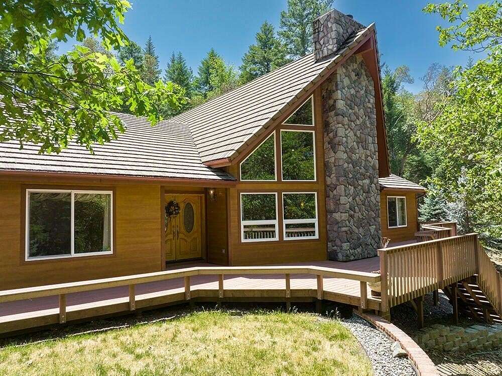 5 Acres of Land with Home for Sale in Grants Pass, Oregon