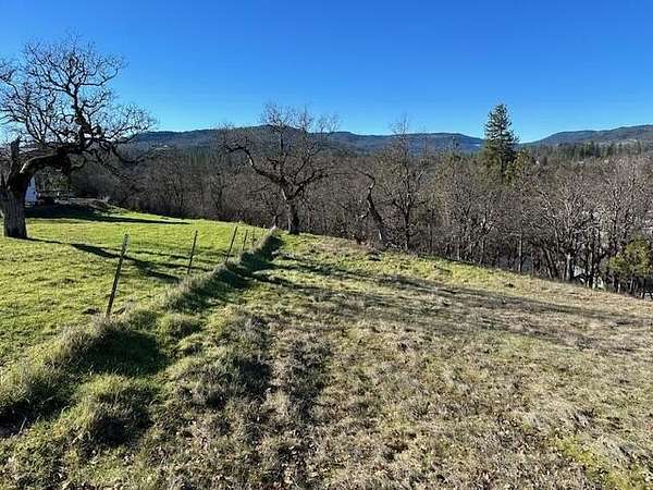0.54 Acres of Residential Land for Sale in Shady Cove, Oregon