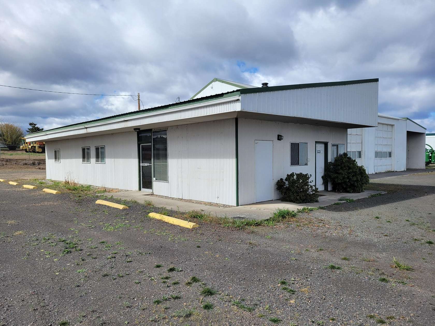 2 Acres of Improved Commercial Land for Sale in Madras, Oregon
