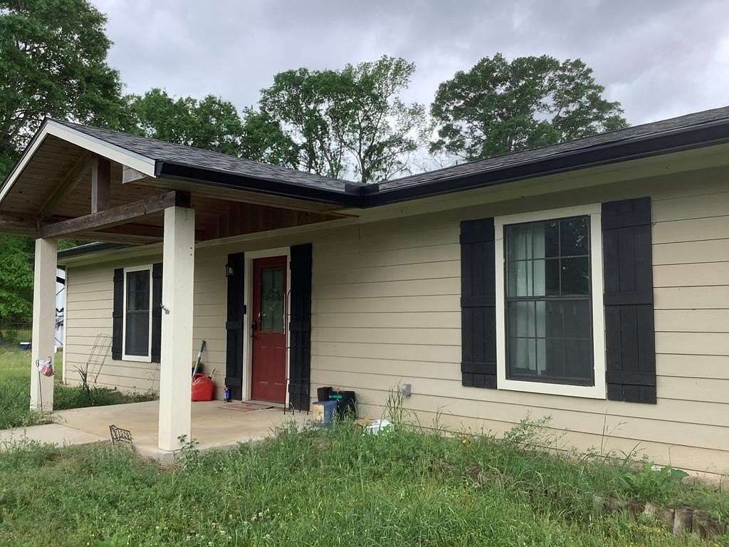 3.13 Acres of Land with Home for Sale in Newton, Texas