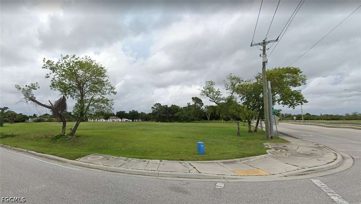 0.27 Acres of Commercial Land for Sale in Fort Myers, Florida