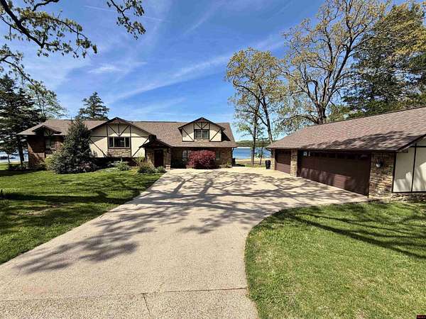 1.53 Acres of Land with Home for Sale in Mountain Home, Arkansas