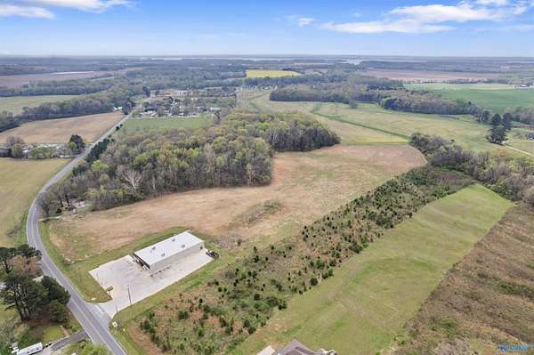 23 Acres of Commercial Land for Sale in Athens, Alabama