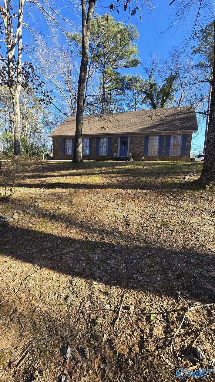 4 Acres of Land with Home for Sale in Fayette, Alabama
