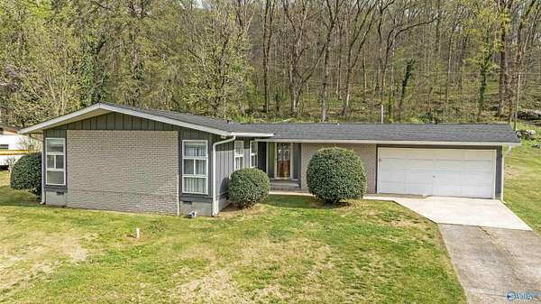 2 Acres of Land with Home for Sale in Fort Payne, Alabama