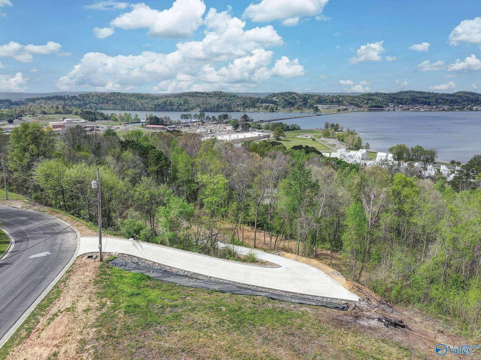 1.2 Acres of Residential Land for Sale in Guntersville, Alabama