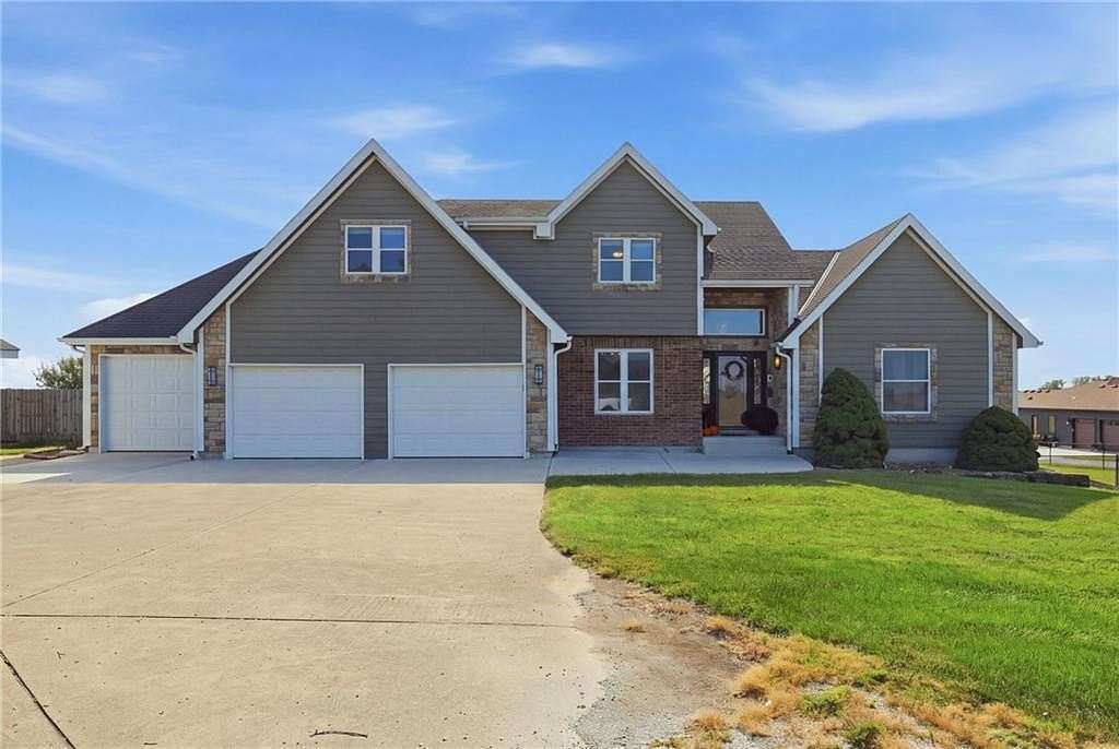 2.55 Acres of Land with Home for Sale in Archie, Missouri