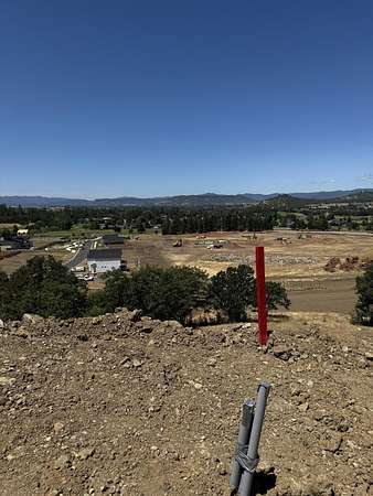 1 Acre of Residential Land for Sale in Eagle Point, Oregon