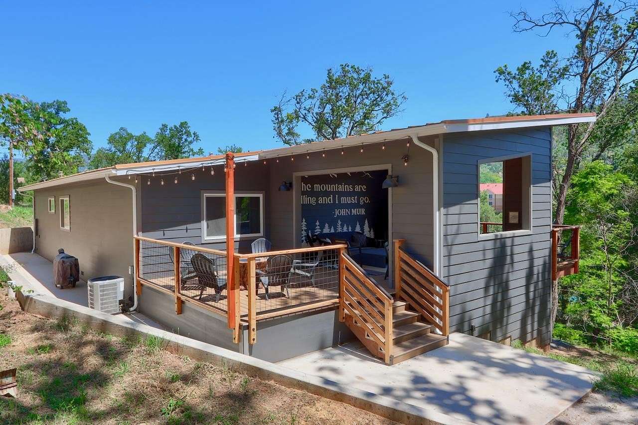 2.67 Acres of Land with Home for Sale in Mariposa, California