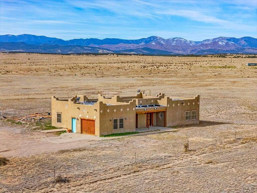 40 Acres of Land with Home for Sale in Pueblo, Colorado