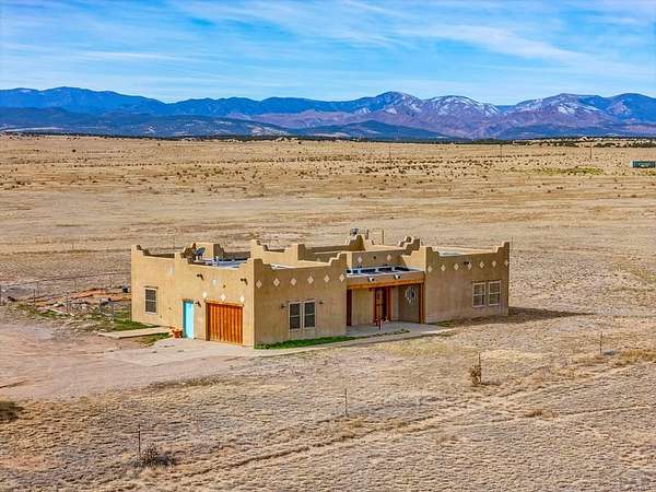 40 Acres of Land with Home for Sale in Pueblo, Colorado