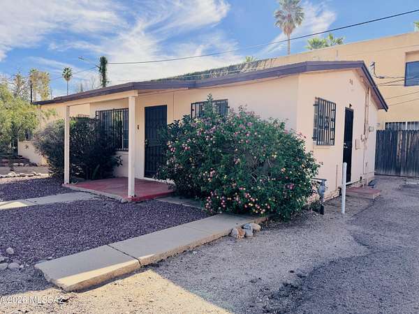 0.89 Acres of Land with Home for Lease in Tucson, Arizona