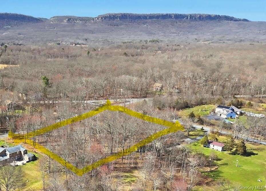 2.2 Acres of Residential Land for Sale in Gardiner, New York